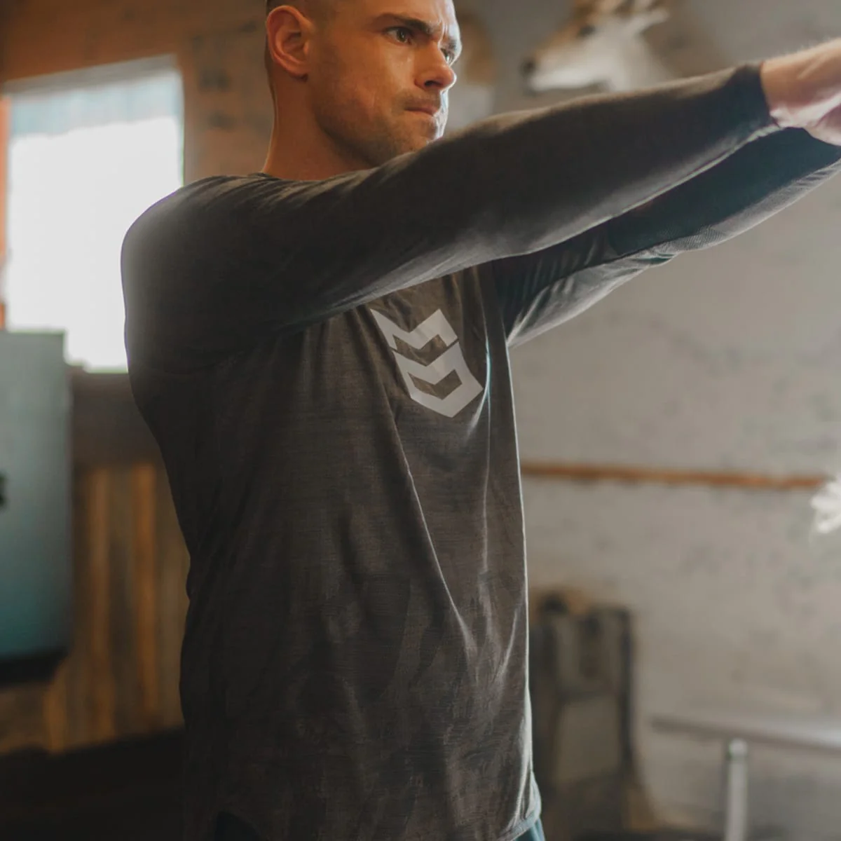 VANQUISH HOODIE - Image 3