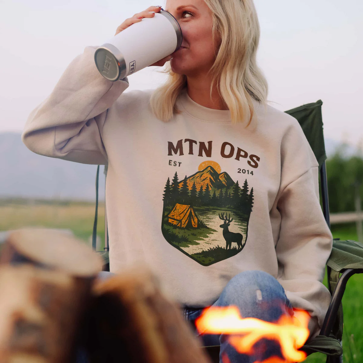 WOMEN'S MTN VIEW CREWNECK - Image 3