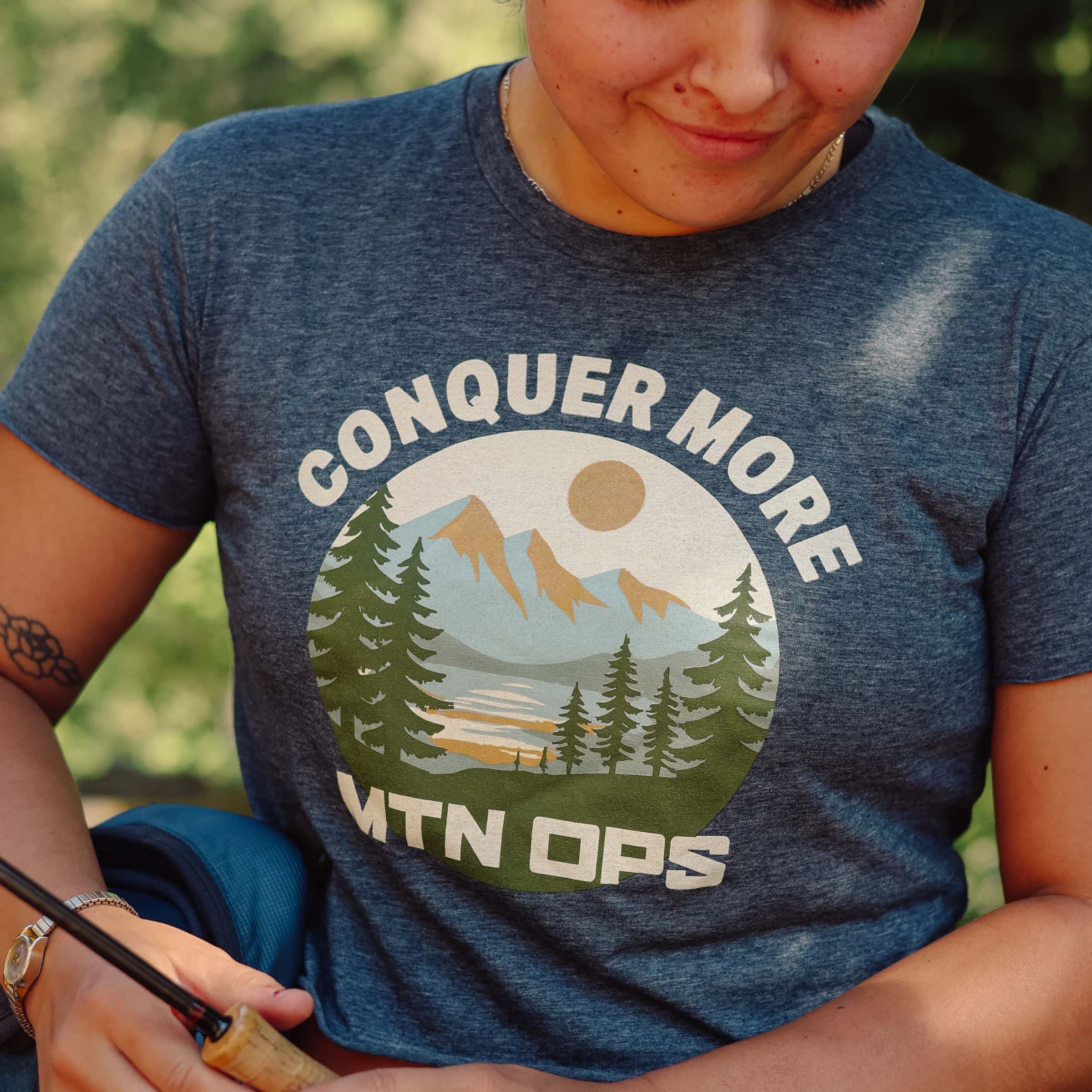 WOMEN'S REFLECTION TEE - Image 3