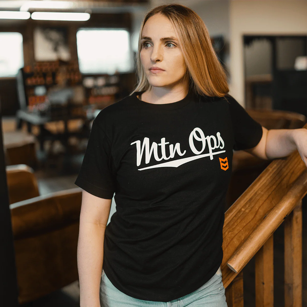 WOMEN'S SCRIPT TEE - Image 4